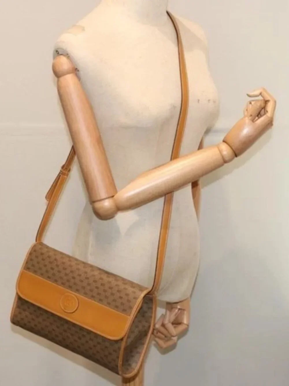 GUCCI Micro GG Supreme Shoulder Bag PVC Beige - Picture 15 of 16
